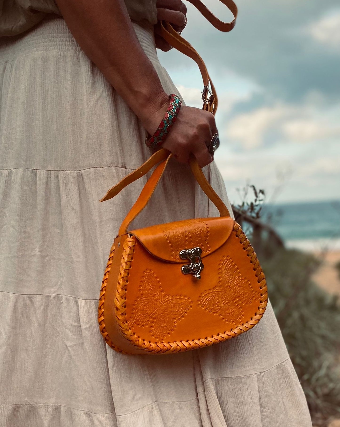 HANDPAINTED FLOWER BAG, Mexican handbag, Colour purse, Leather handbag