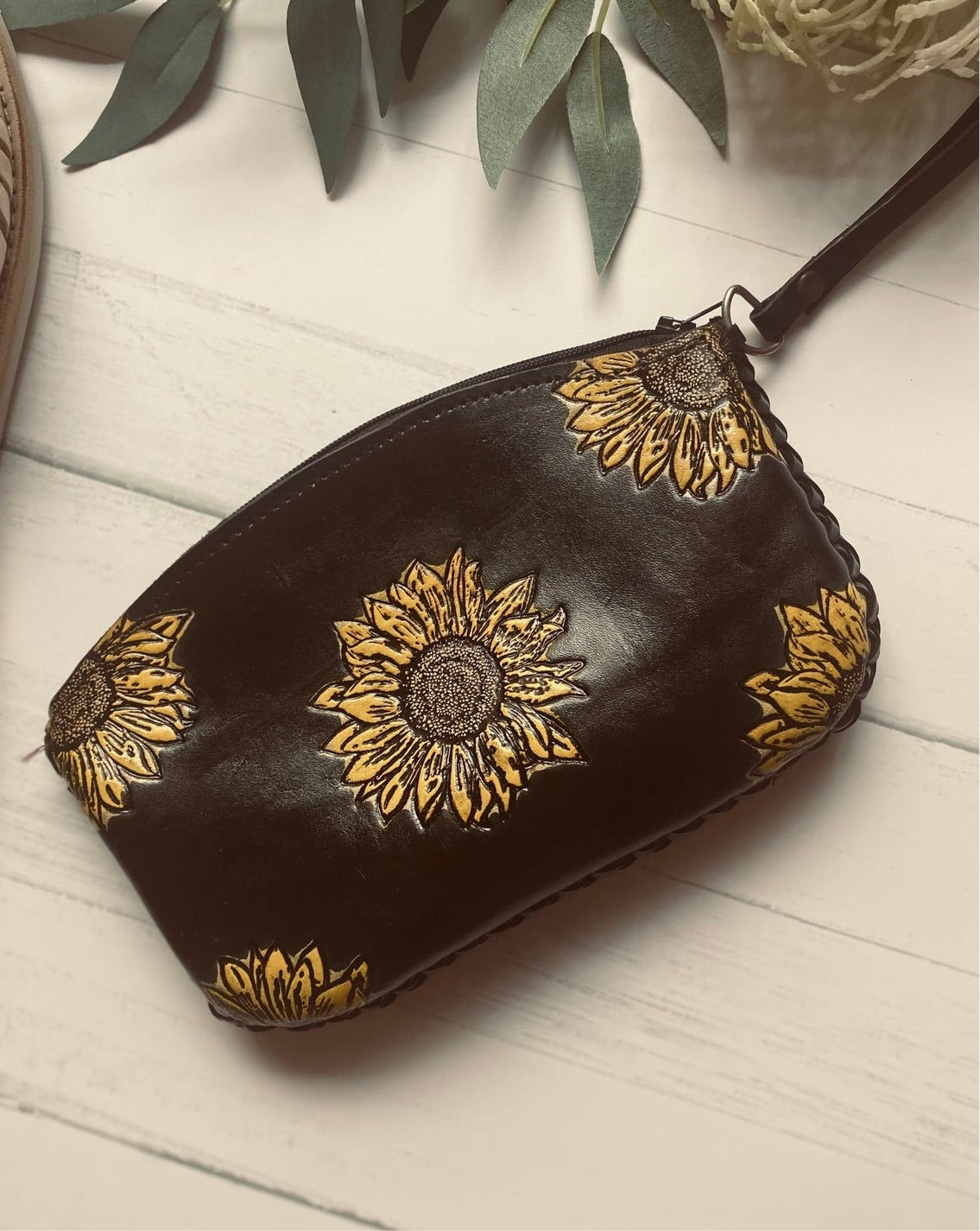 SUNFLOWER LEATHER PURSE, Hand tooled purse, Clutch Purses, Sunflowers