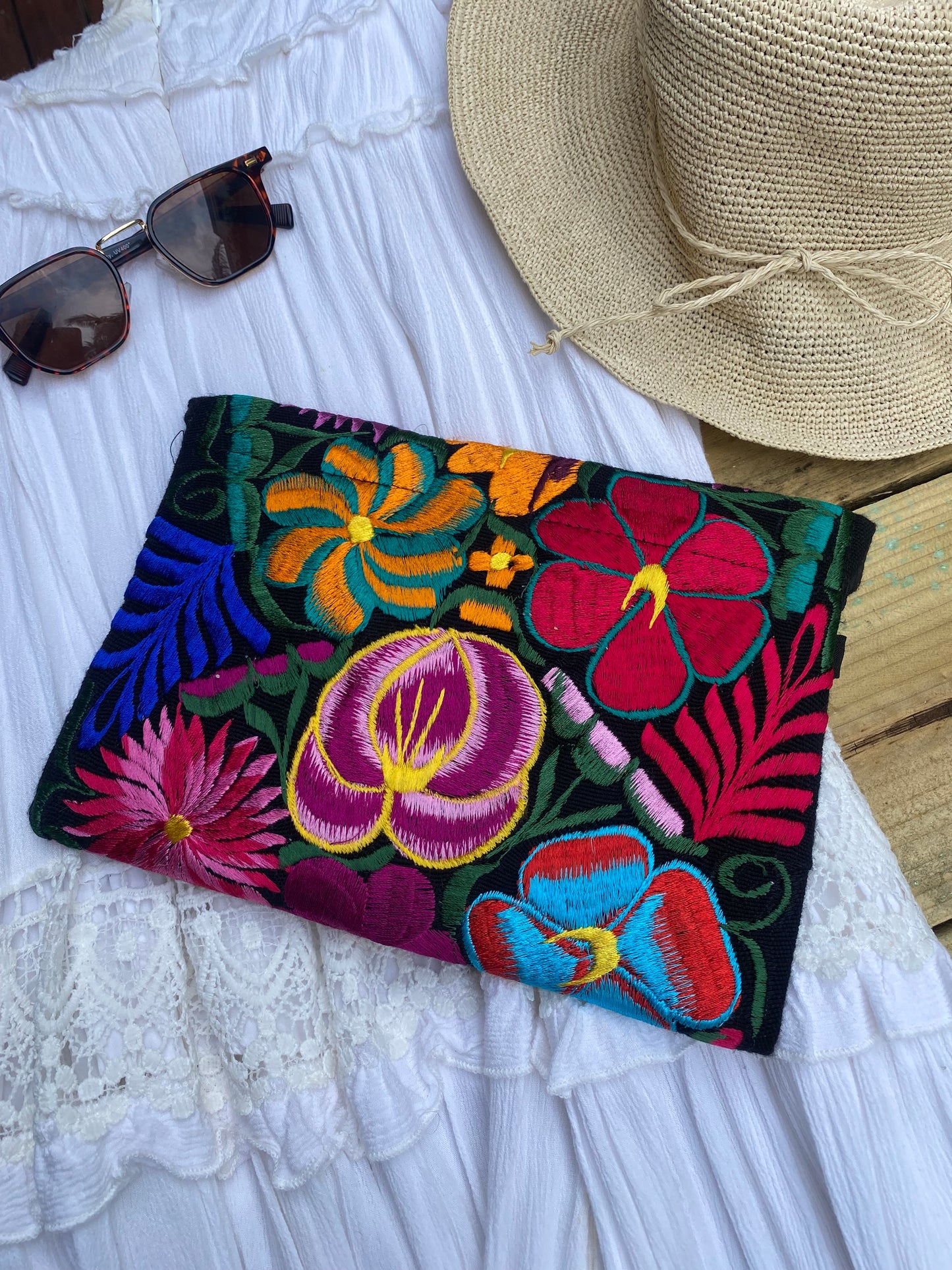 EMBROIDERED CLUTCH, Sunflower Bags, Mexican bags, Colour Bags