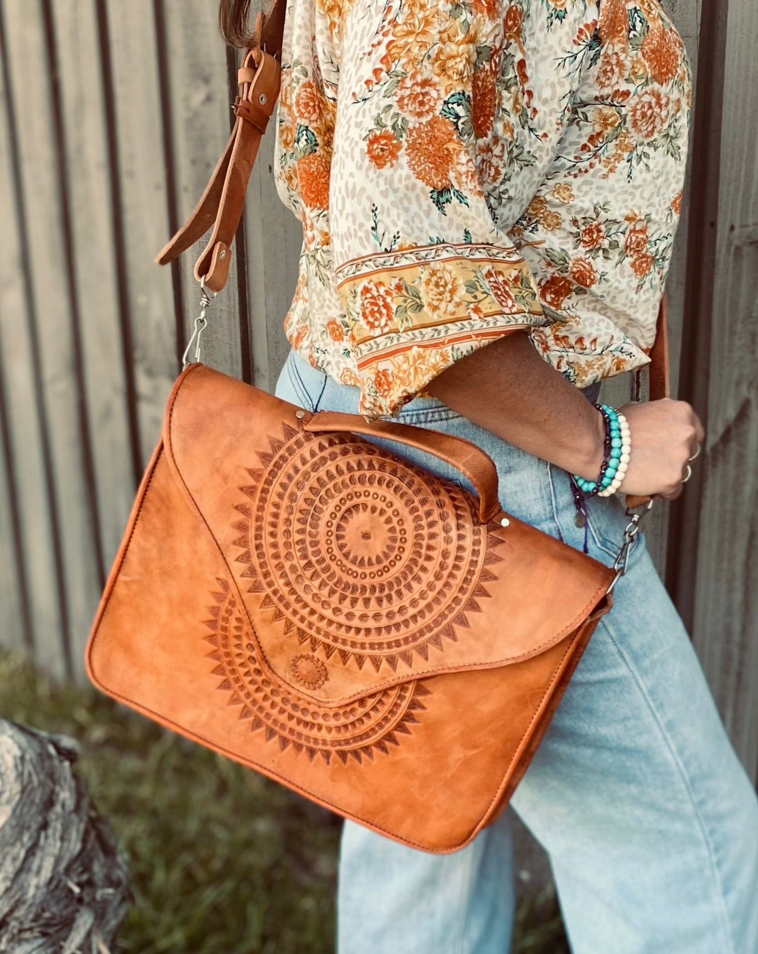 Best 25+ Deals for Hand Tooled Leather Handbags | Poshmark