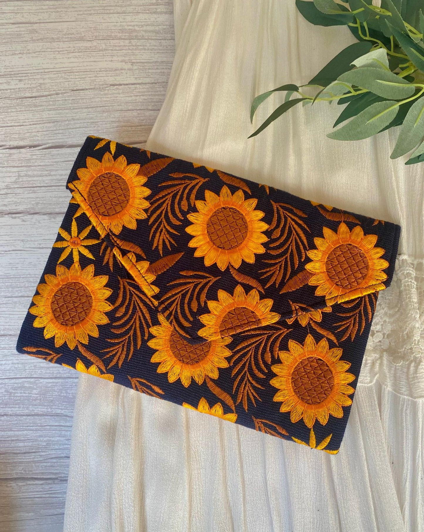 Valentina Clutch - Sunflower